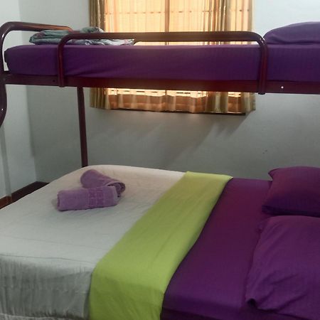 Pd Bayu Beach Resort Private Service Apartment Петалинг Джая Екстериор снимка