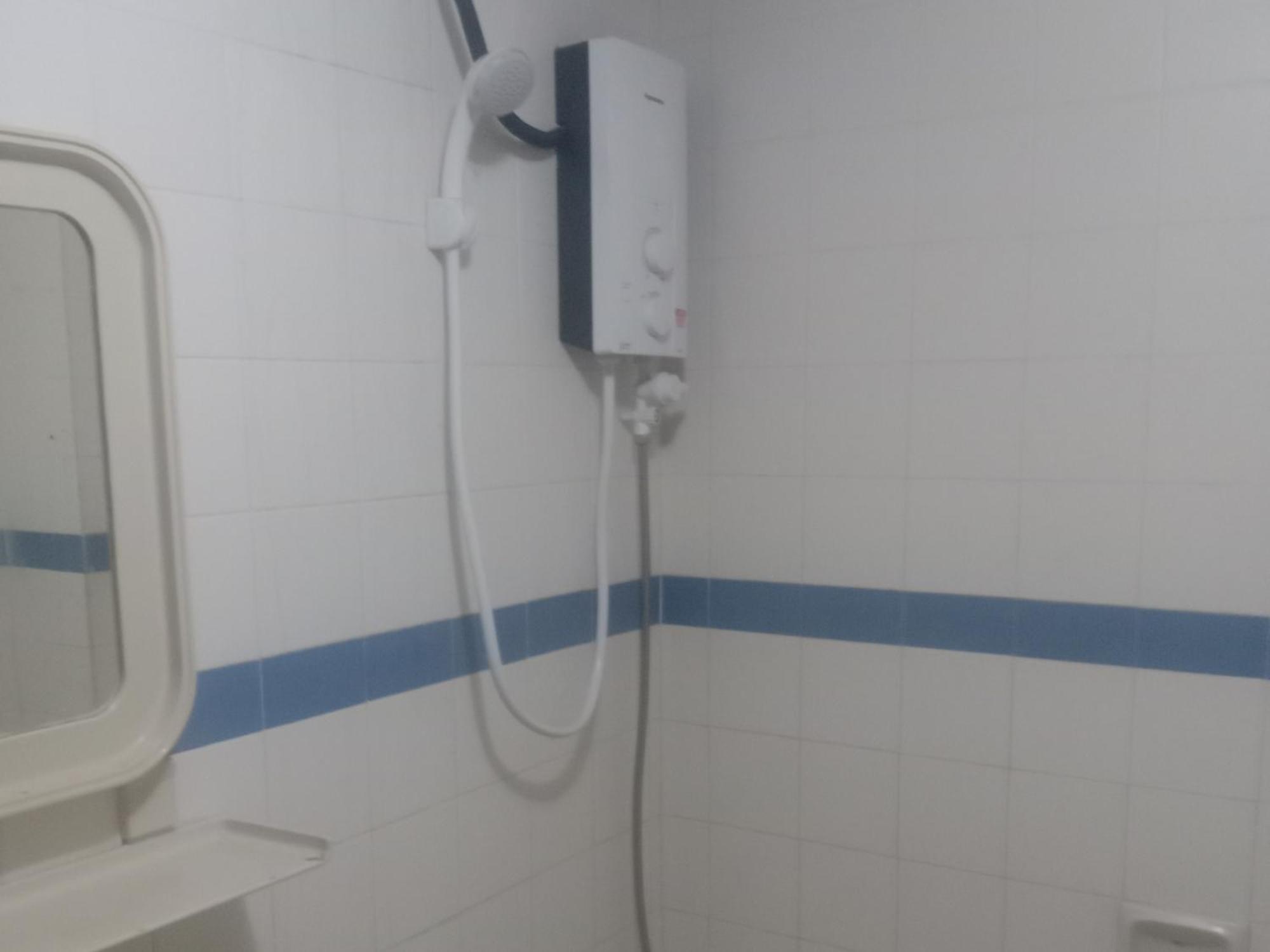 Pd Bayu Beach Resort Private Service Apartment Петалинг Джая Екстериор снимка