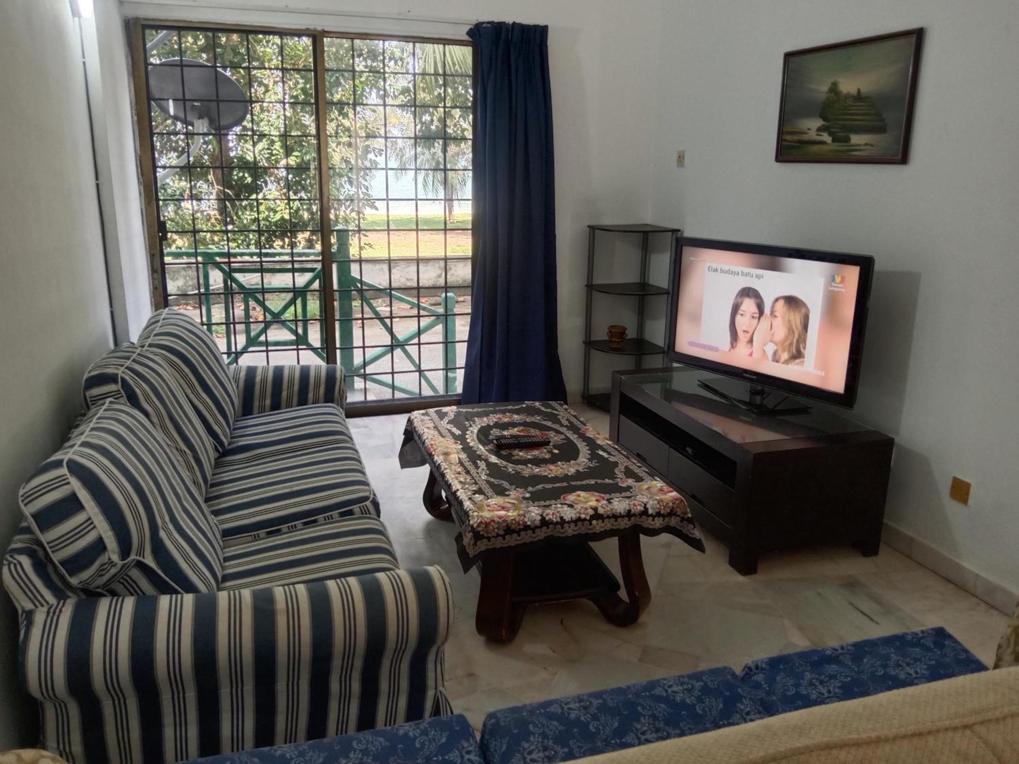 Pd Bayu Beach Resort Private Service Apartment Петалинг Джая Екстериор снимка